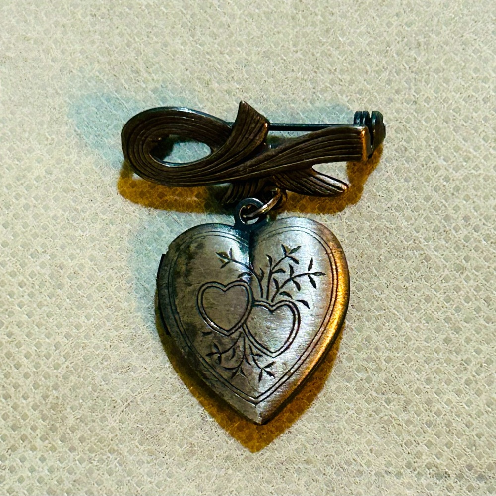Vintage Antique Silver Heart photo Brooch